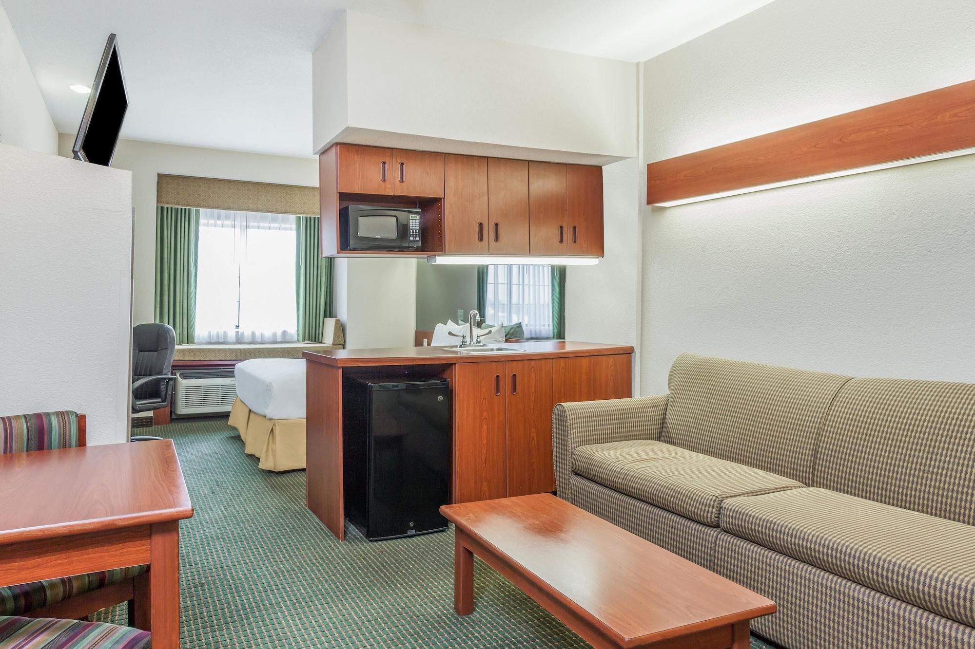 Days Inn By Wyndham Near Kansas Speedway Kansas City Kültér fotó