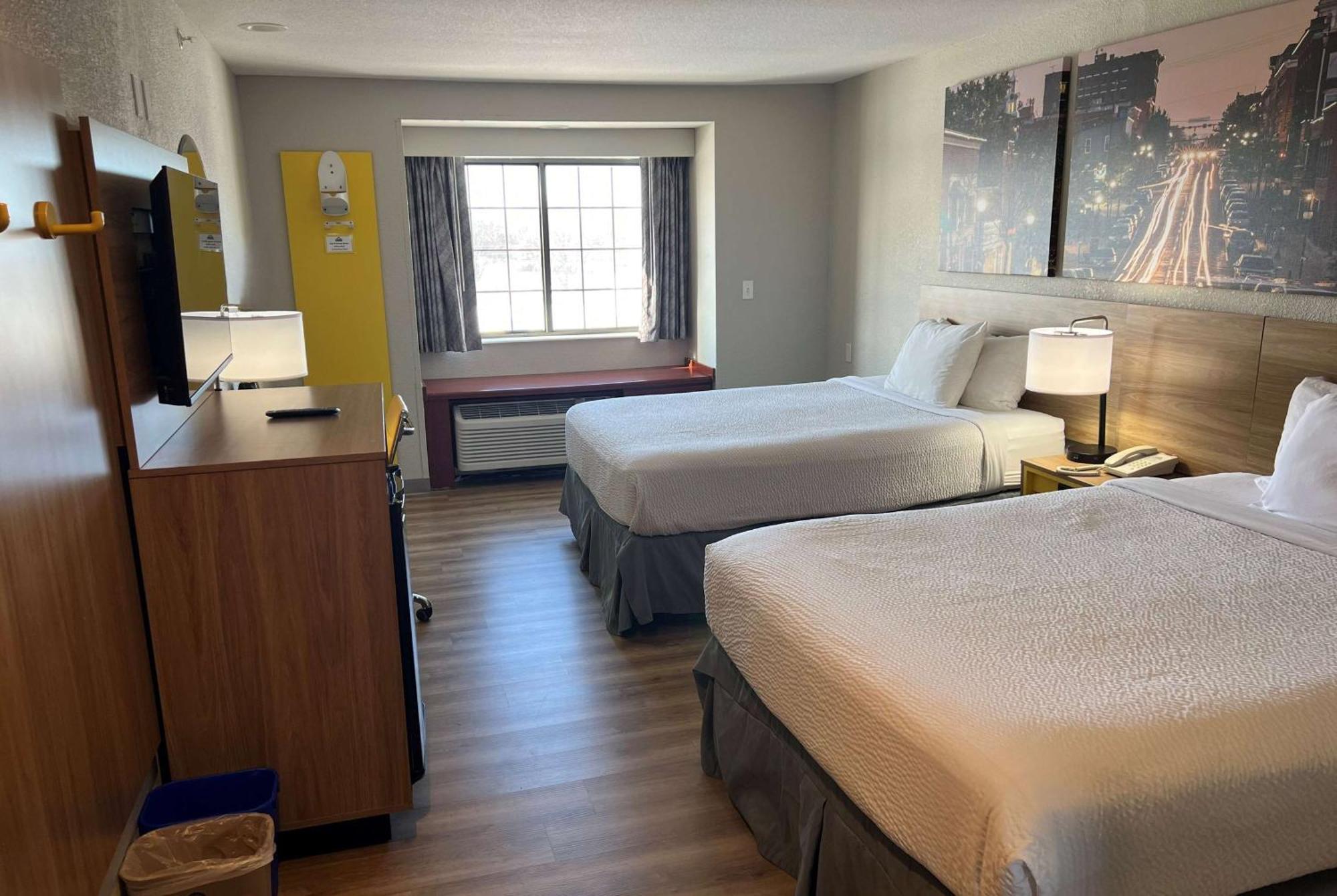 Days Inn By Wyndham Near Kansas Speedway Kansas City Kültér fotó