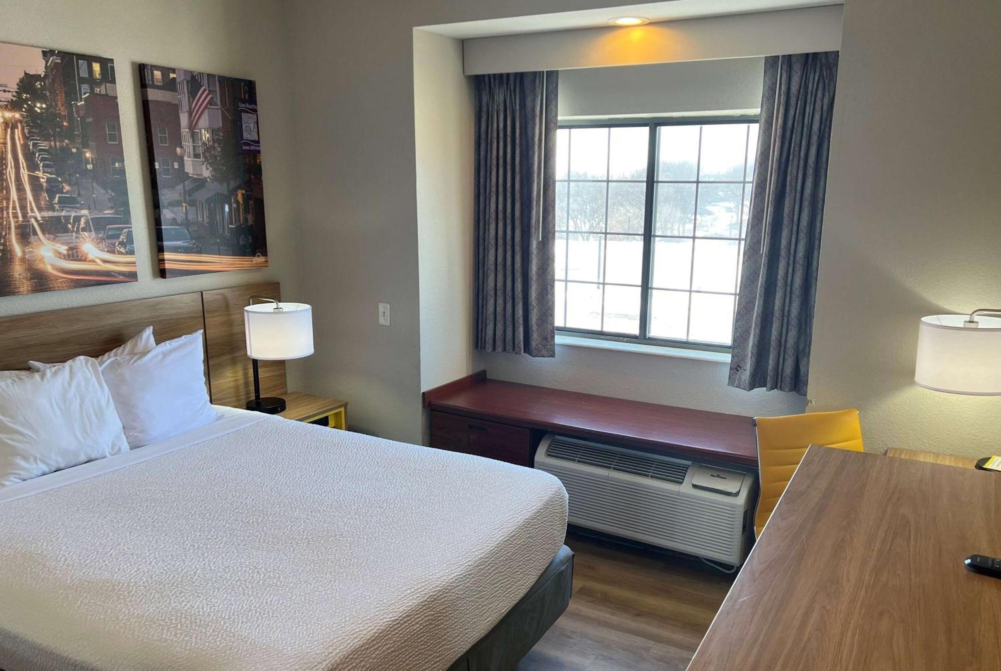Days Inn By Wyndham Near Kansas Speedway Kansas City Kültér fotó